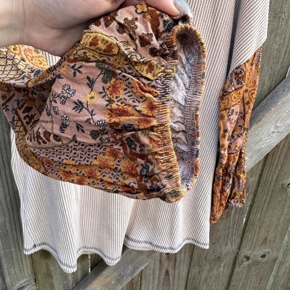 Lovely Melody Boho Mixed Media Ribbed Knit Lightweight Bubble Sleeve Sweater Top - Picture 4 of 7